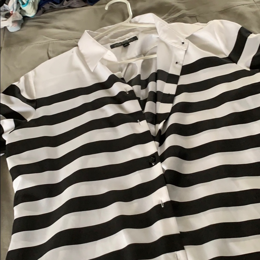 Black and white Banana Republic blouse